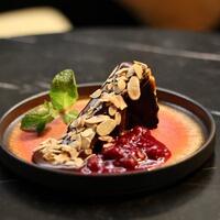 купить Испанский чизкейк Сан-Себастьян Испанский чизкейк Сан-Себастьян заказать доставку ROJO ресторан Алматы